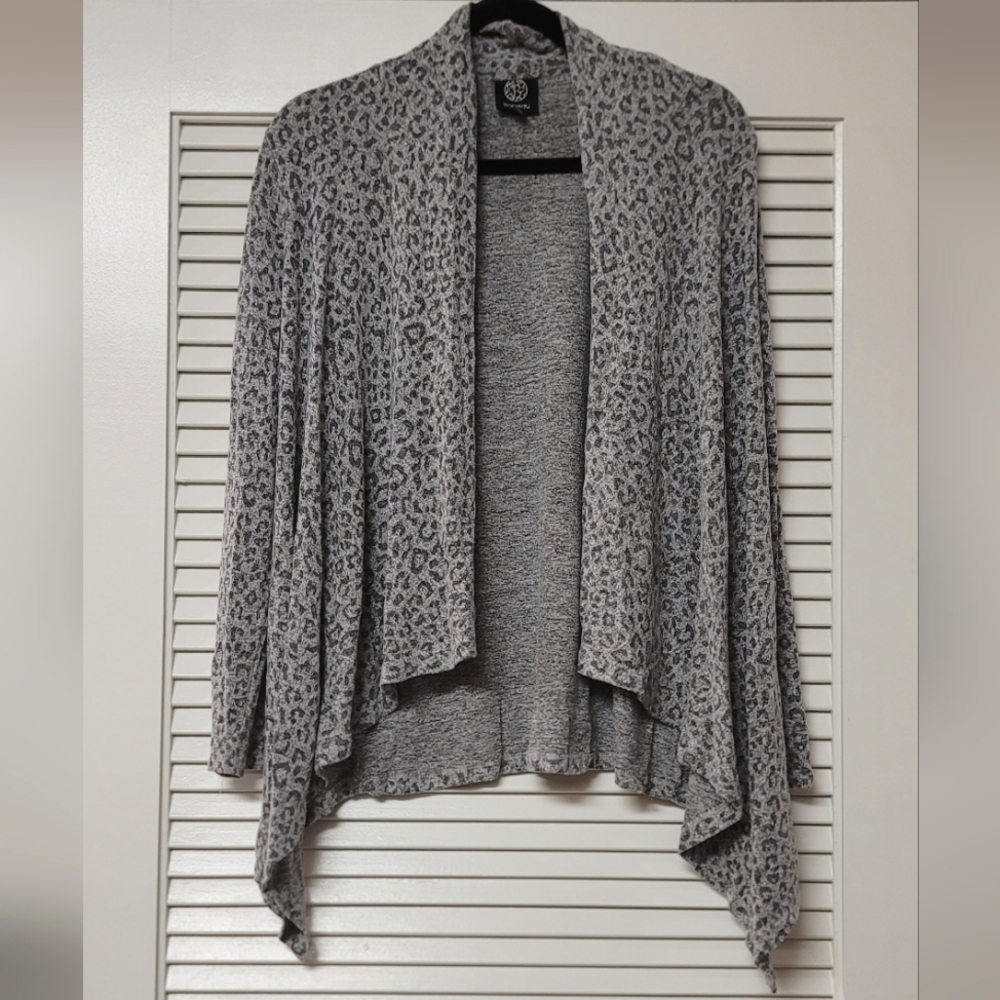 Bobeau - Grey Long-Sleeve Open Animal Print Cardigan